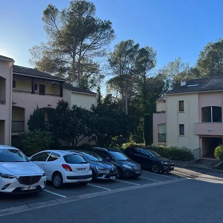 Les Hauts Du Golf Apartment *